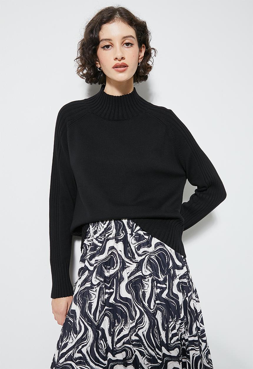 Superbalist - Organic cotton funnel neck - black