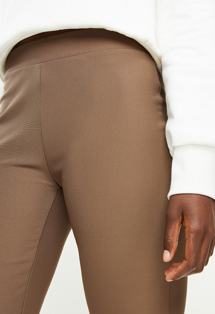 Cotton On - Rib flare pant - brown