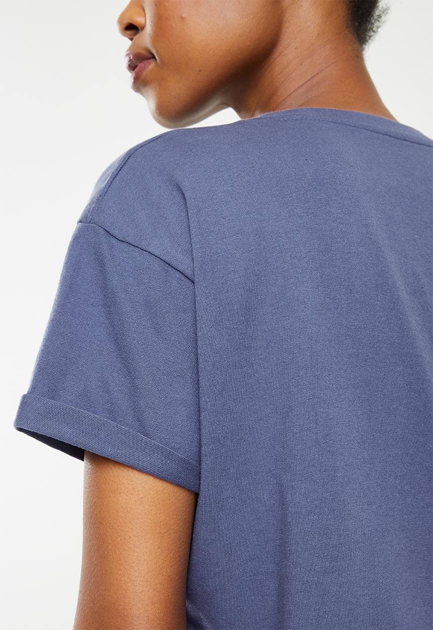 Roxy - Story goes a tee - aged indigo
