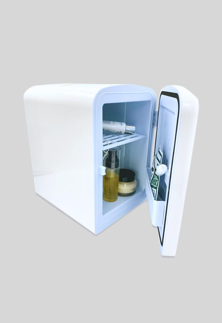 THE NIFTI PRODUCTS COMPANY - Nifti Retro Mini Cosmetic Fridge - Gloss White