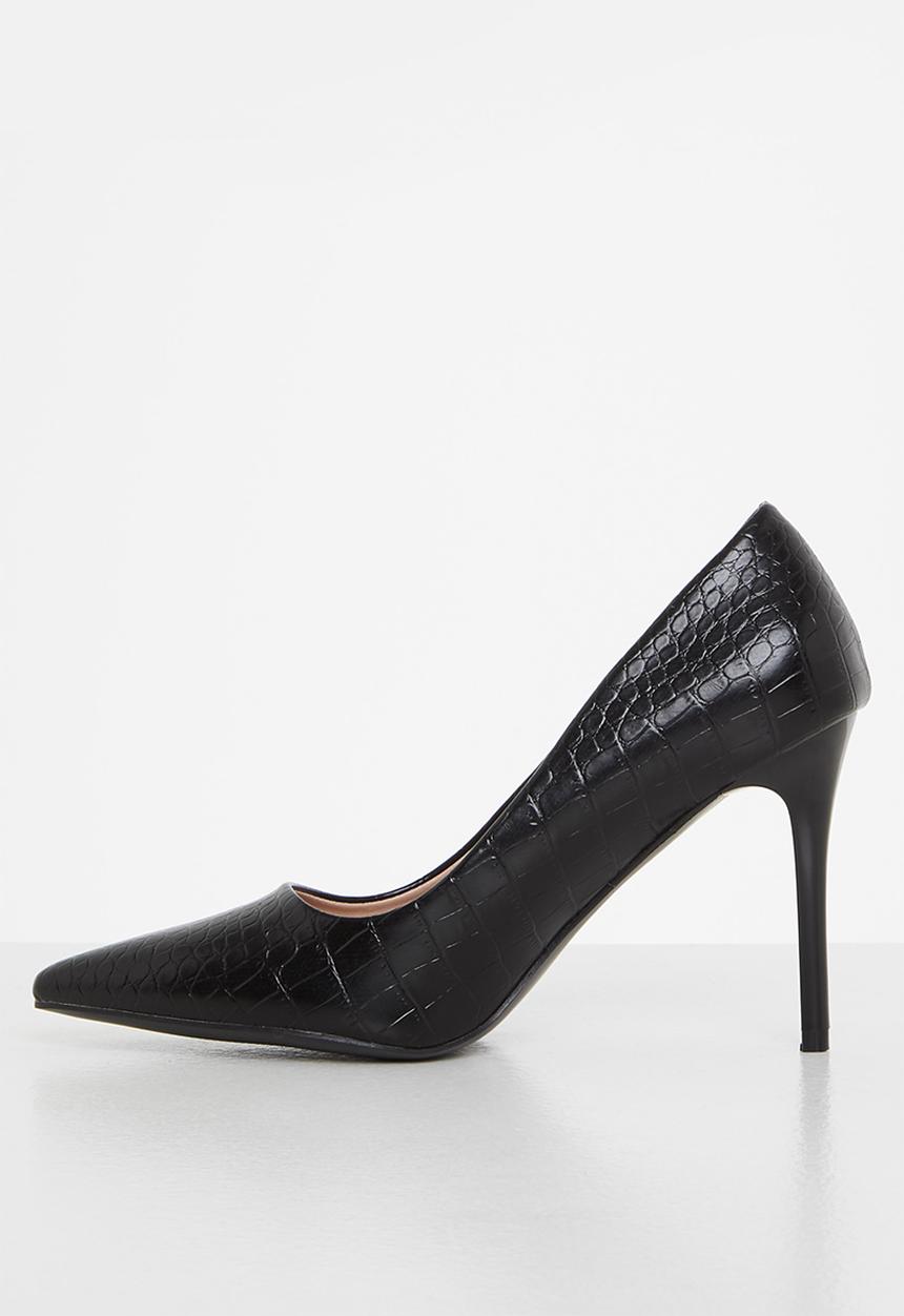 POLO - Pointed toe embossed croc pump - black