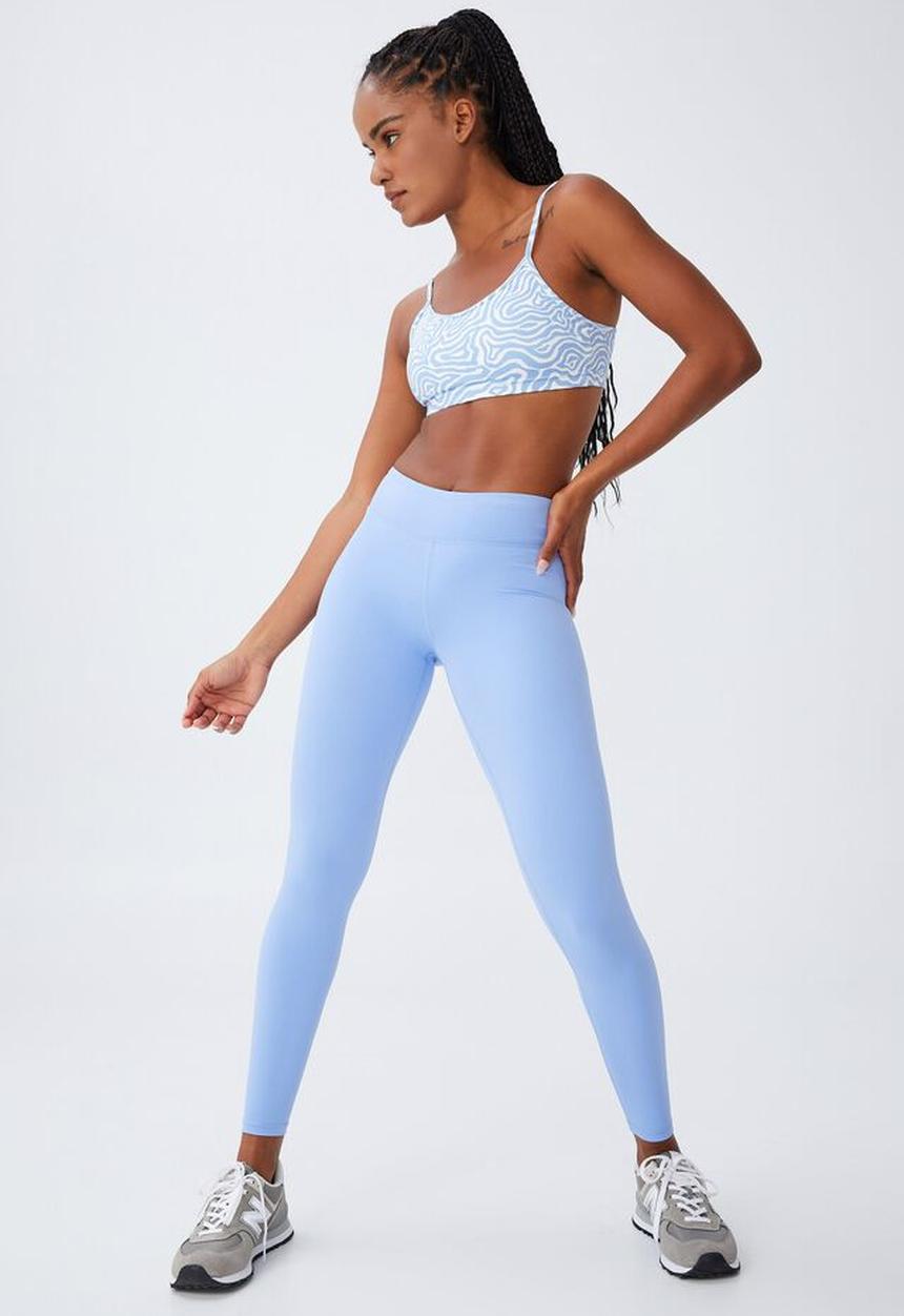 Cotton On - Lifestyle yoga crop - dense wave iced sky