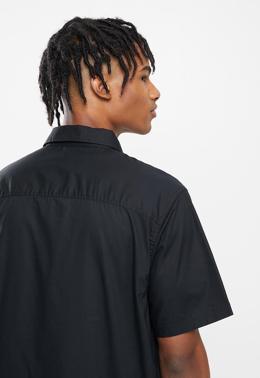 Converse - Solid woven carpenter short sleeve button down - black