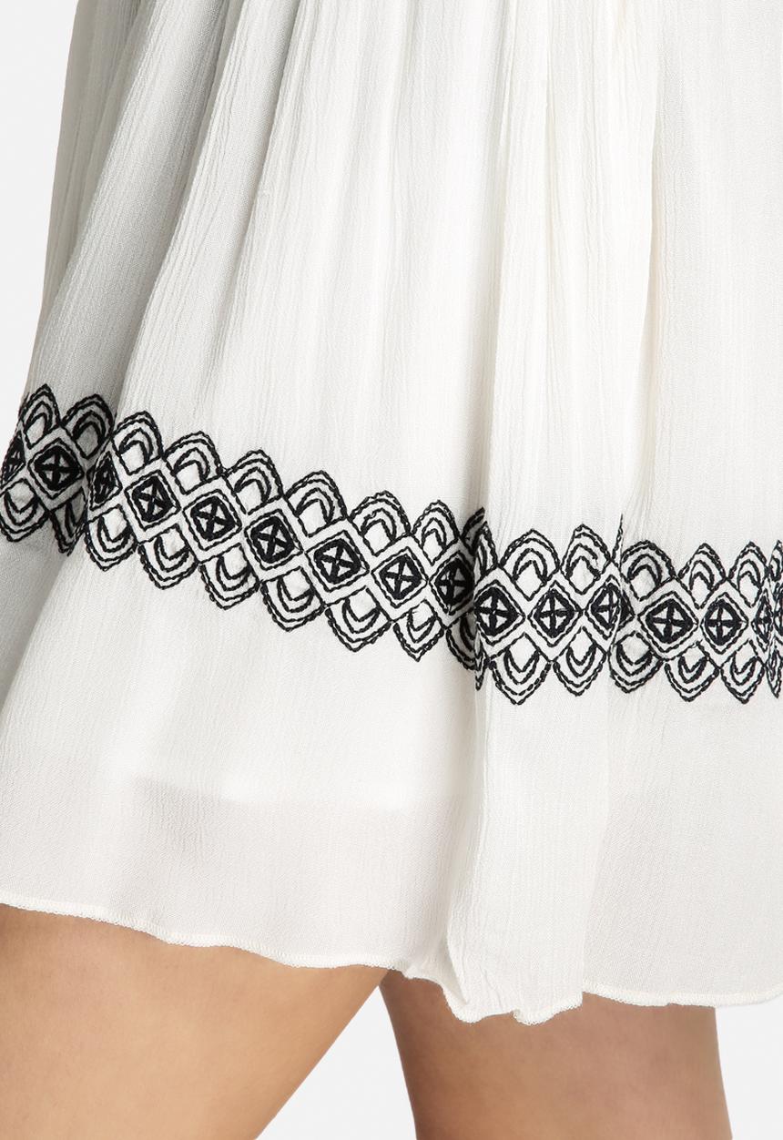 Vero Moda - Serina Embroidery Skirt