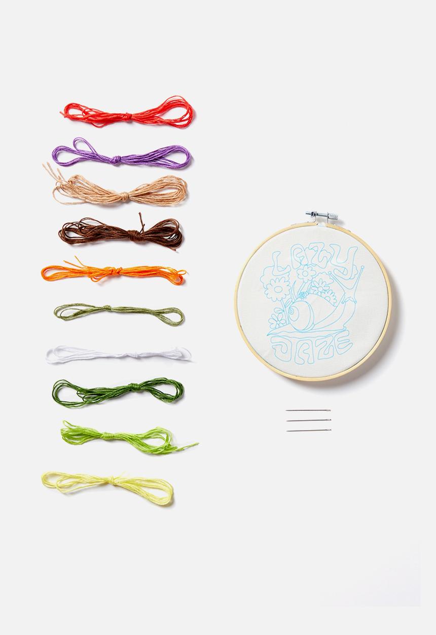 Typo - Diy embroidery kit - snail lazy daze