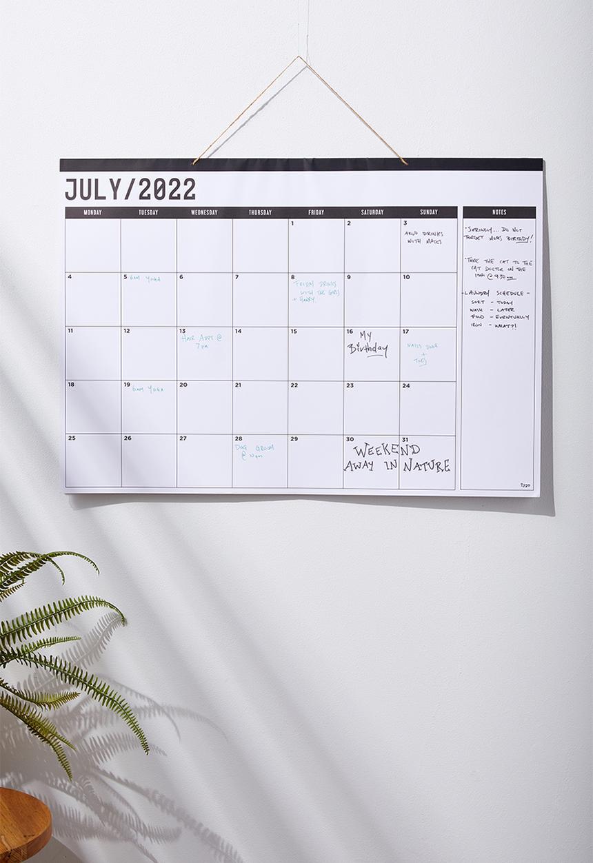 Typo - 2022 a1 hanging calendar - white