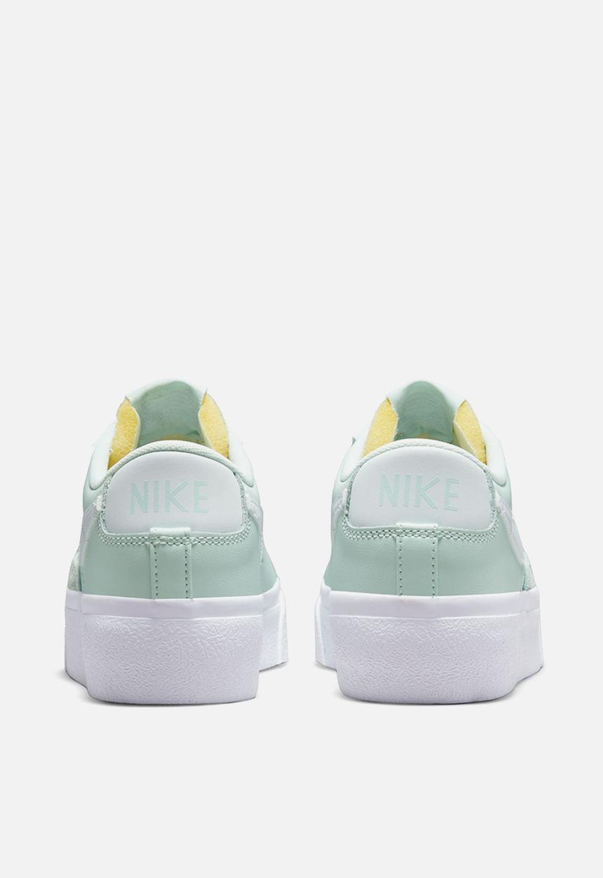 Nike - Blazer low platform - barely green/white/barely green