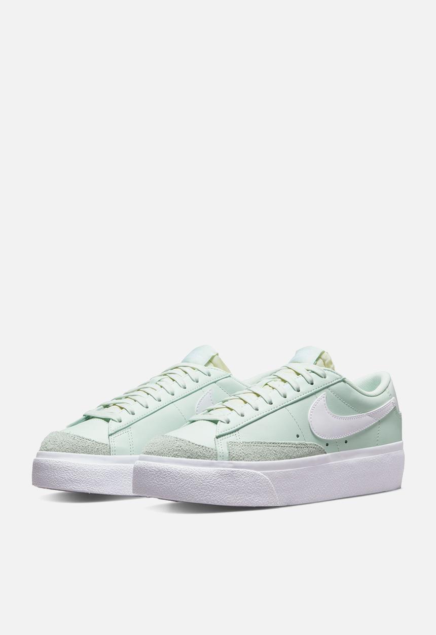 Nike - Blazer low platform - barely green/white/barely green