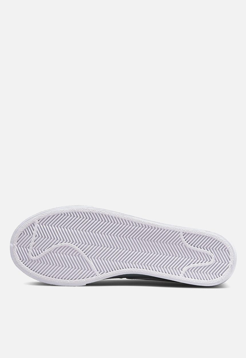 Nike - Blazer low platform - barely green/white/barely green