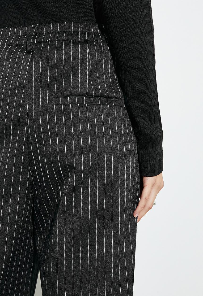 Superbalist - Wide leg trouser - black pinstripe