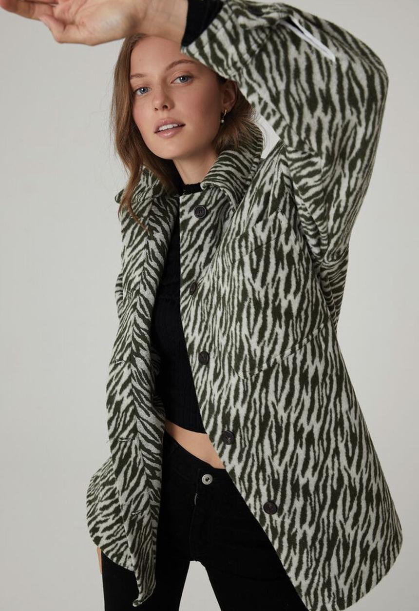 Cotton On - The boxy shacket - zebra green