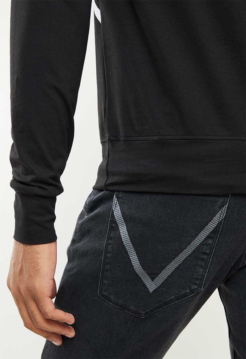 Valenta - Stretch long sleeve reverse v tee - black