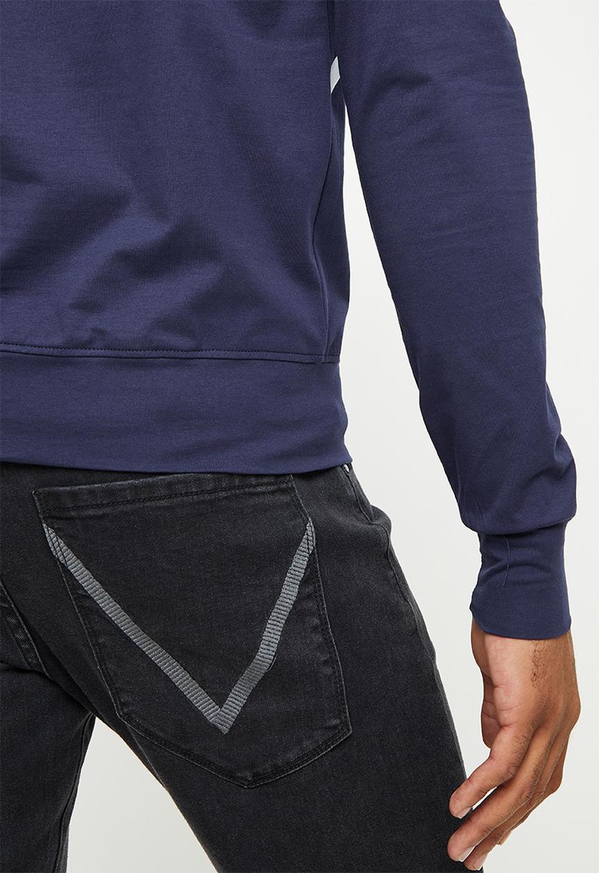 Valenta - Stretch long sleeve reverse v tee - navy