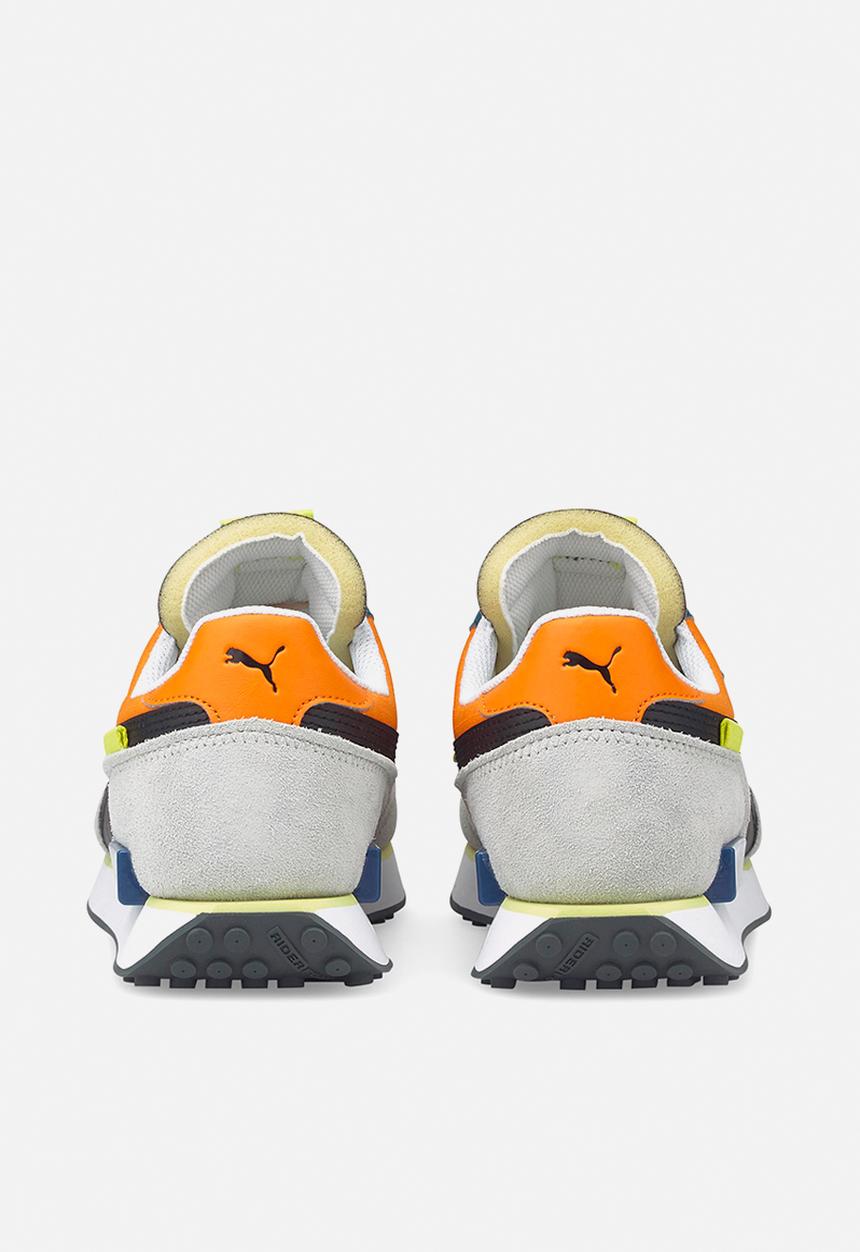 PUMA - Future rider play on - puma white-vibrant orange-harbor mist
