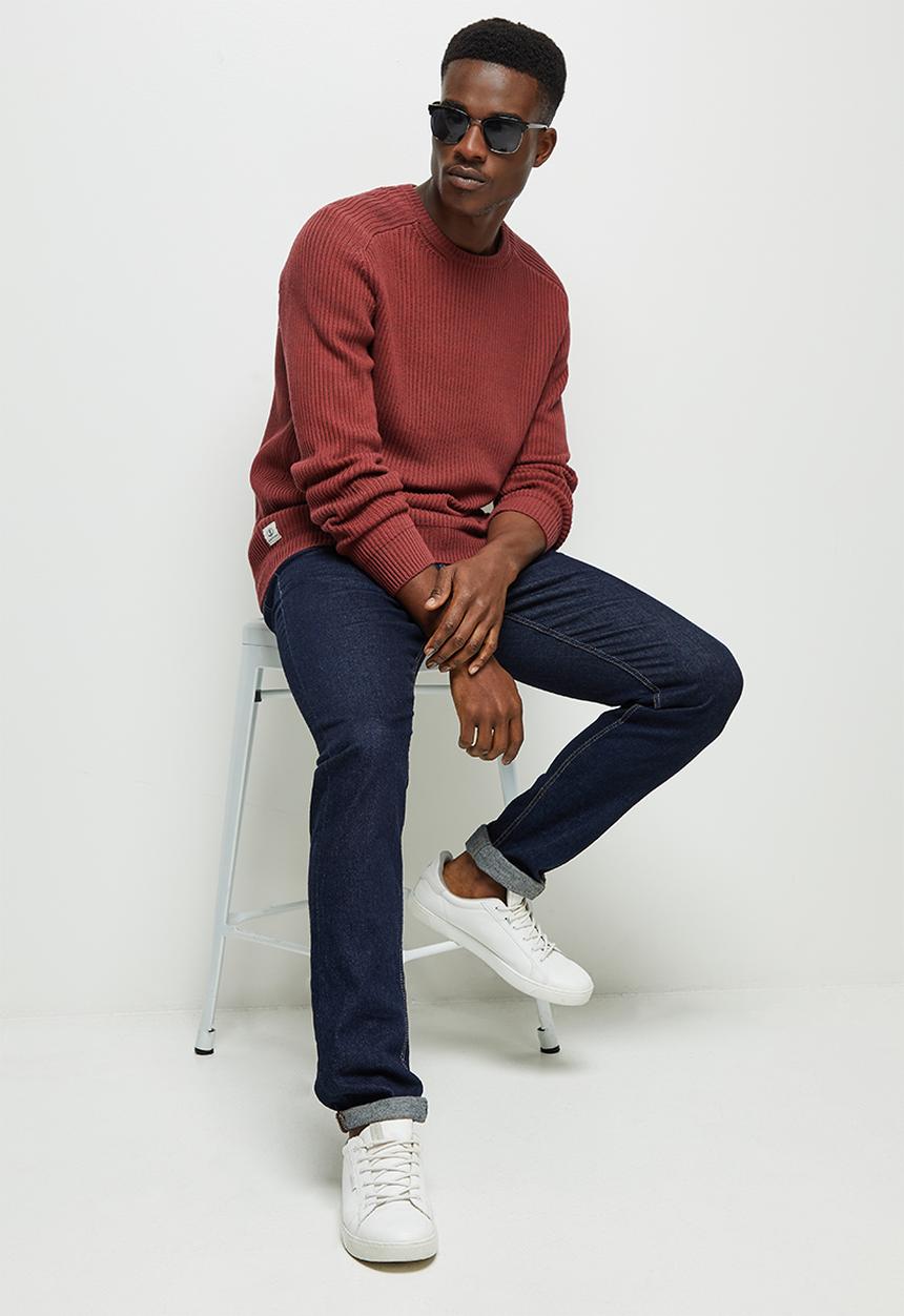 Lark & Crosse - Regular fit ribbed fisherman crew neck knit - burgundy