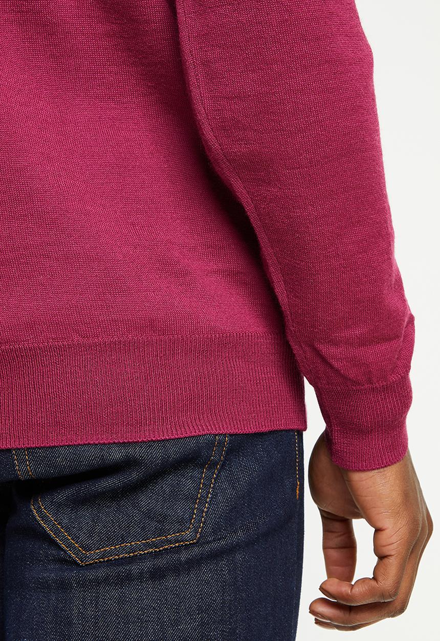 Lyle & Scott - Golf v neck pullover - pink 