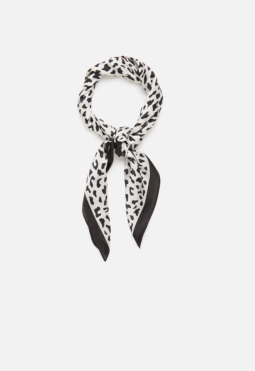 Superbalist - Animal print neckerchief - black & white
