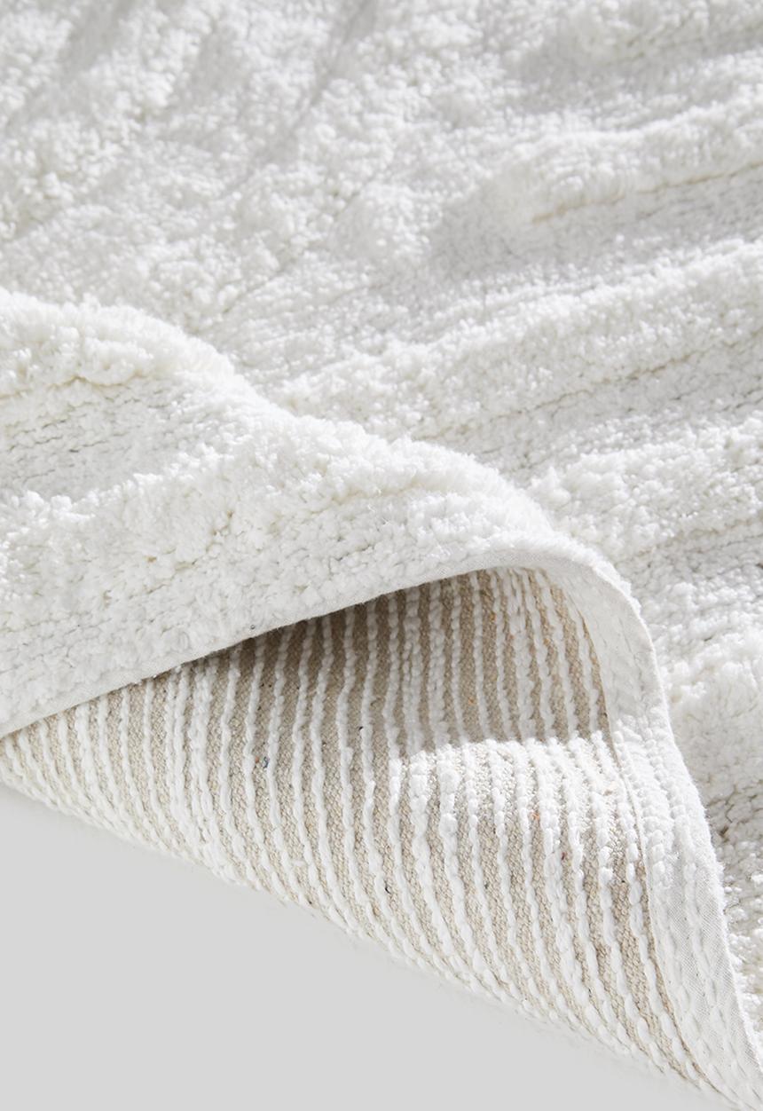 Sixth Floor - Arc cotton tufted rug – white