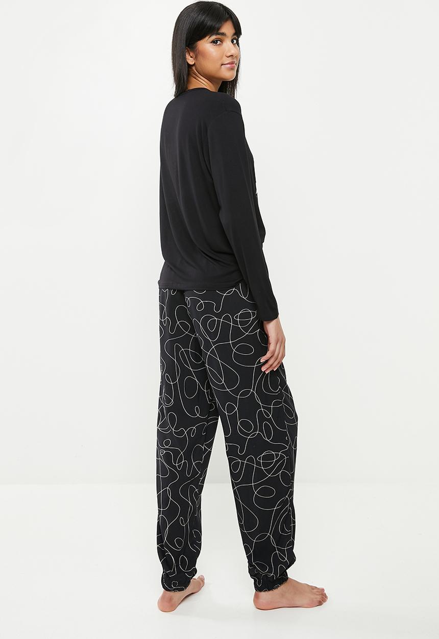 Superbalist - Sleep long sleeve fitted top and pants set - black 