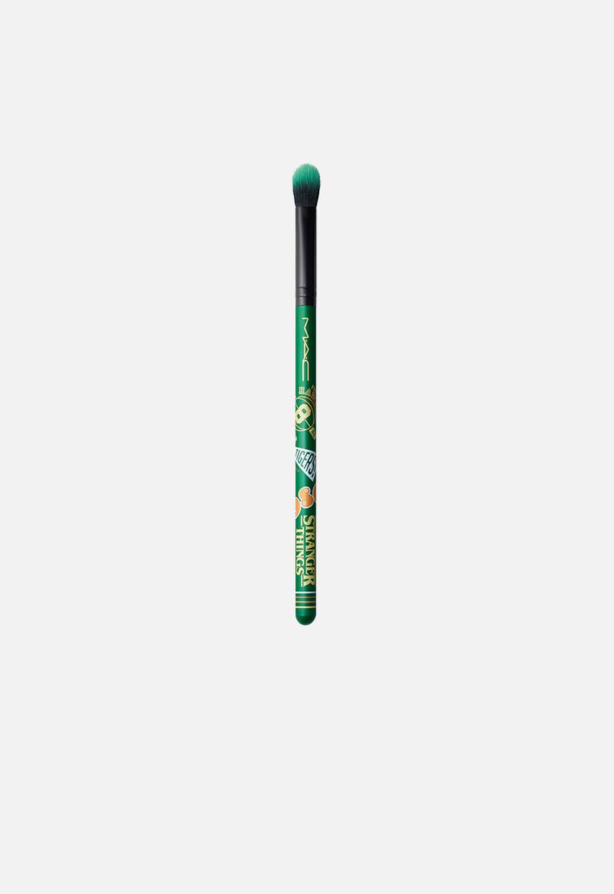 MAC - M·A·C X Stranger Things - 217 Synthetic Eye Brush
