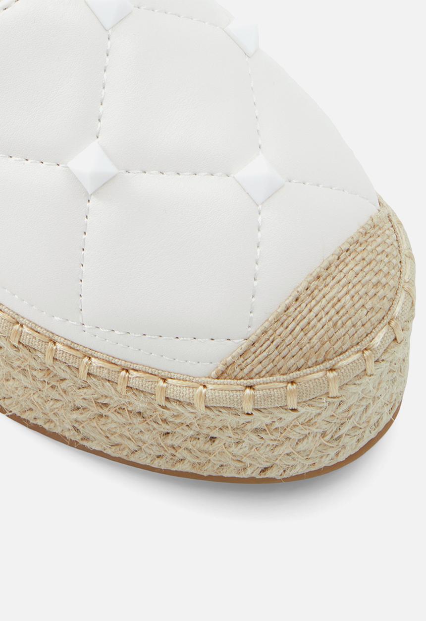Call It Spring - Belladonna slip on - white