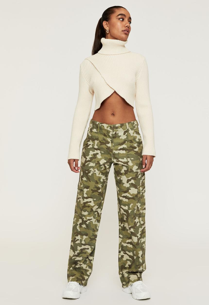 Supré  - Winona roll neck cross over knit - vanilla
