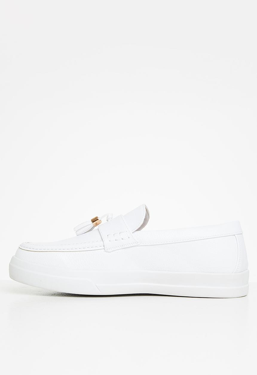 Jonathan D - J tassel - white 