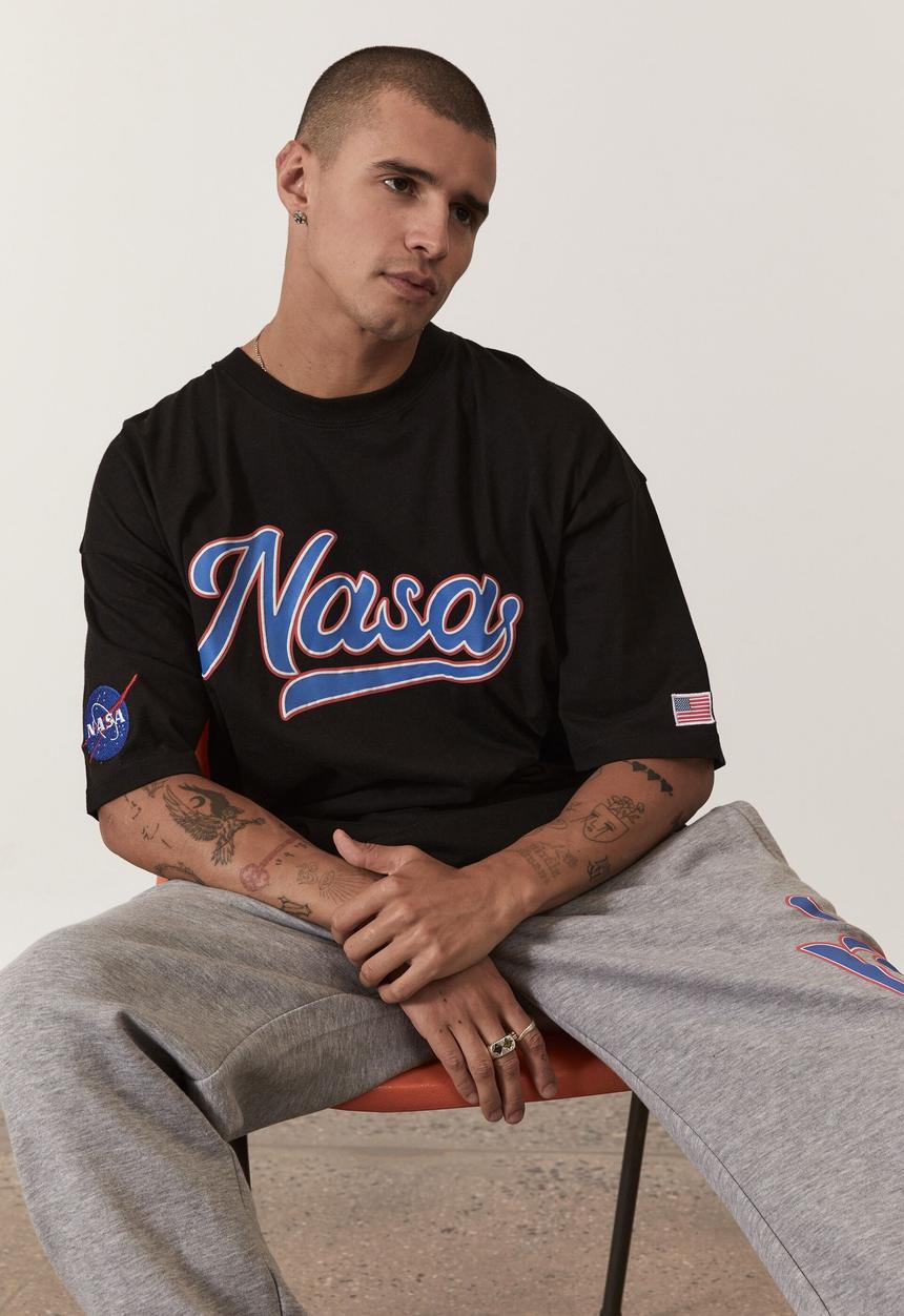 Factorie - Oversized nasa t shirt - lcn black nasa script