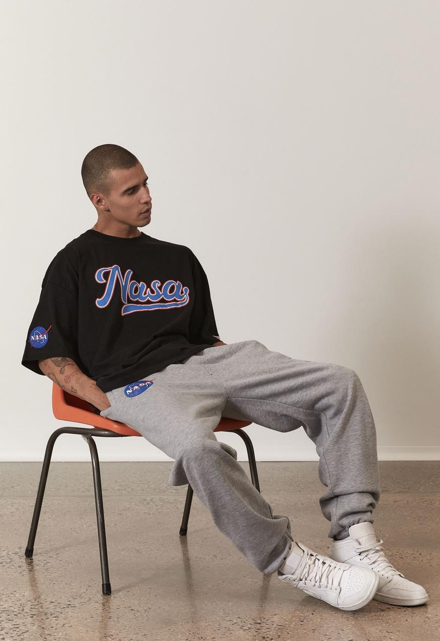 Factorie - Oversized nasa t shirt - lcn black nasa script