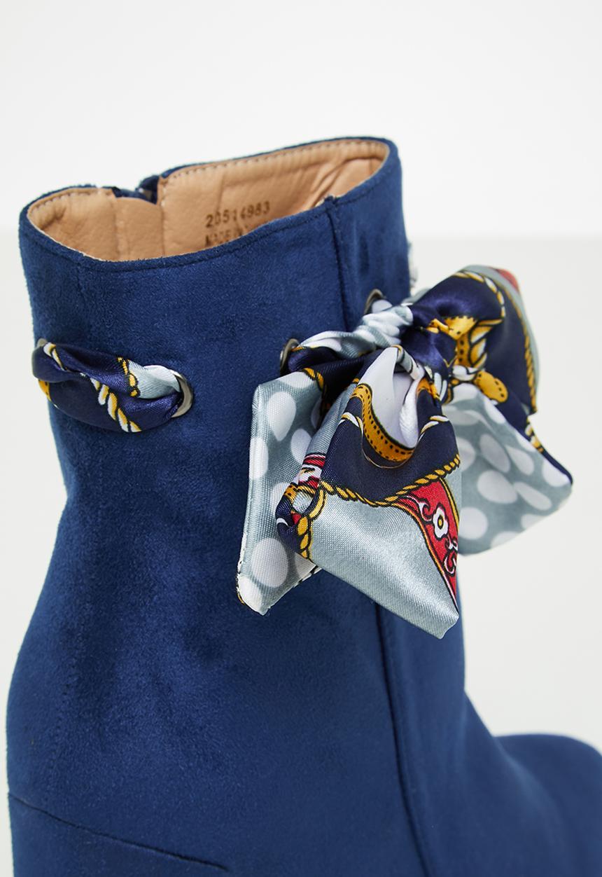 Seduction - Set back heeled ankle boot - navy