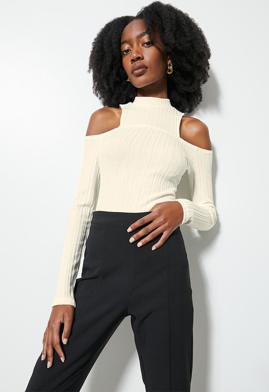 VELVET - Rib cut out shoulder top - milk