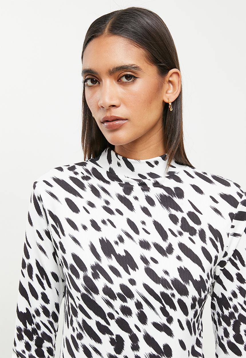 Me&B - Printed rib turtleneck top - black & white 