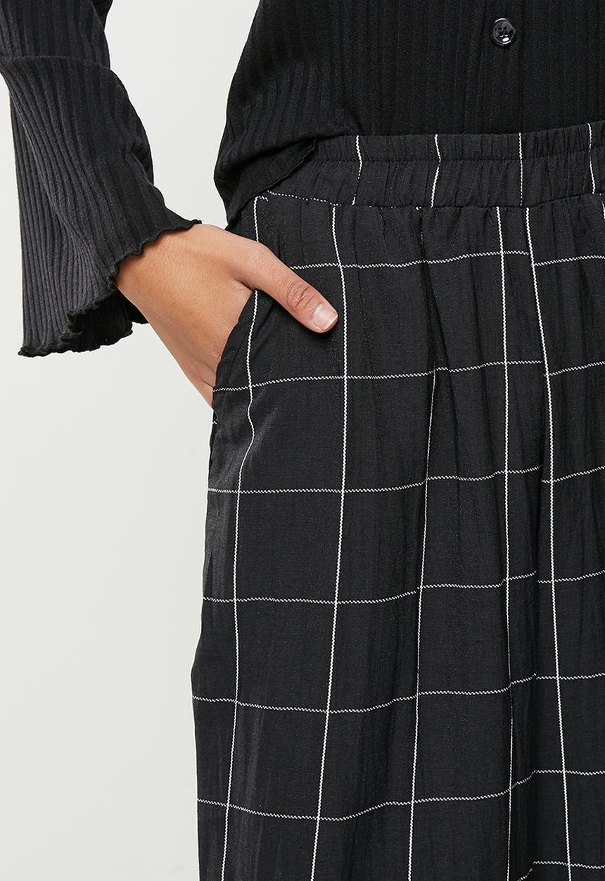 Me&B - Feather trims check pants - black