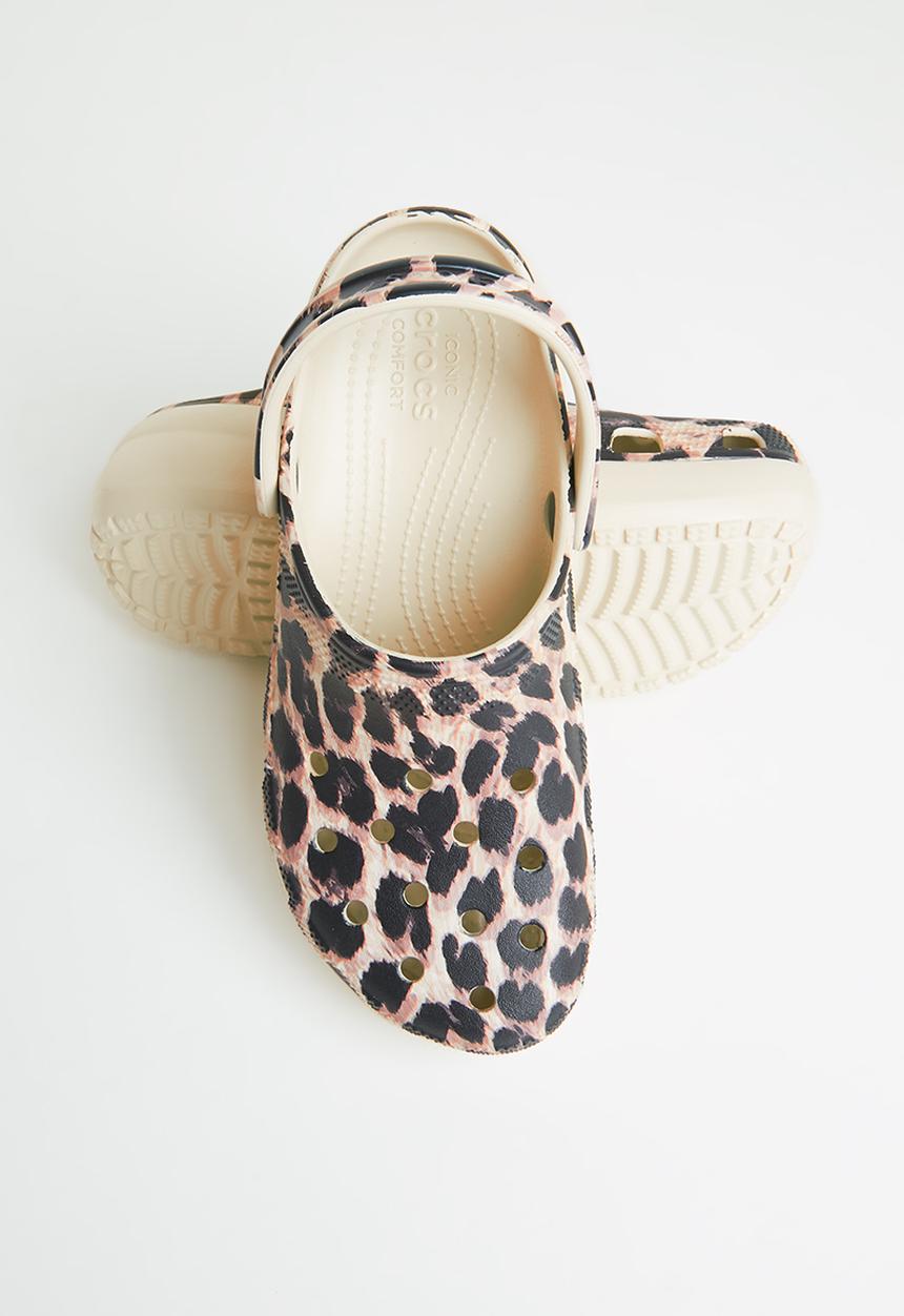 Crocs - Classic platform animal remix clog w - bone & leopard