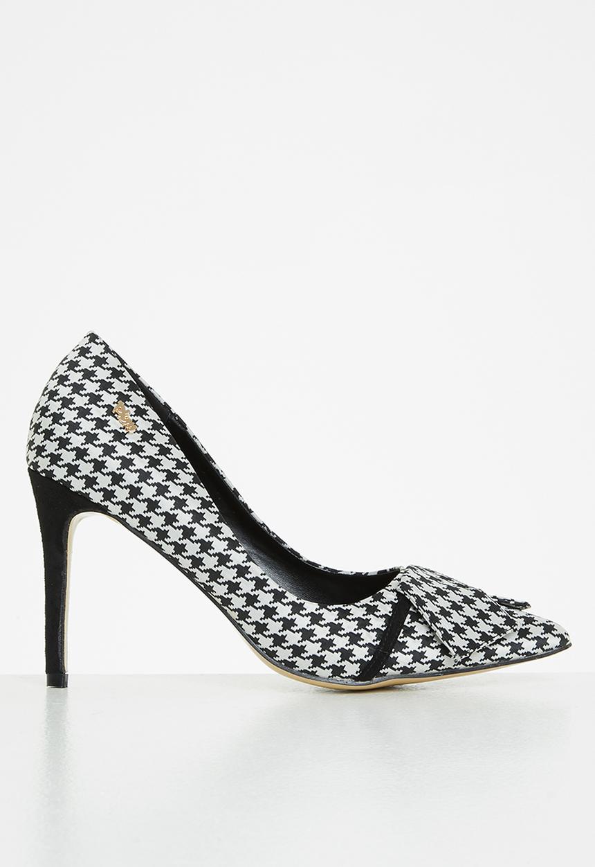 Plum - Tanna tweed court heel - black