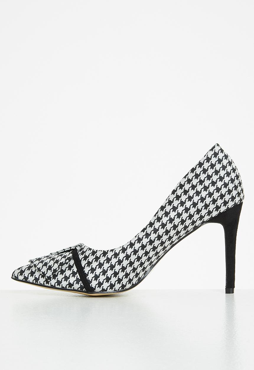 Plum - Tanna tweed court heel - black