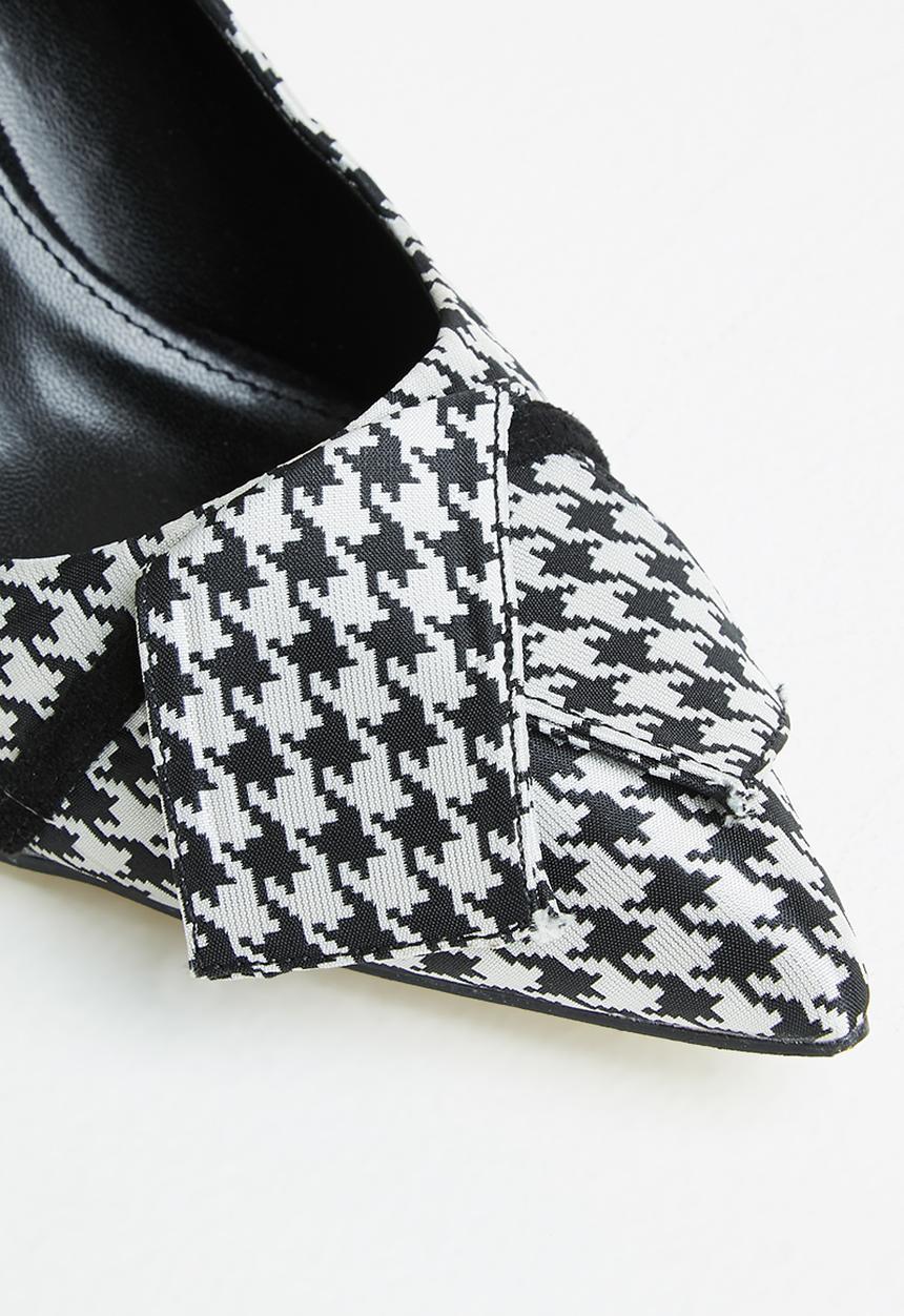 Plum - Tanna tweed court heel - black