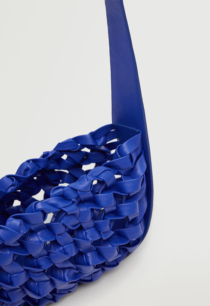 MANGO - Braided baguette bag - vibrant blue