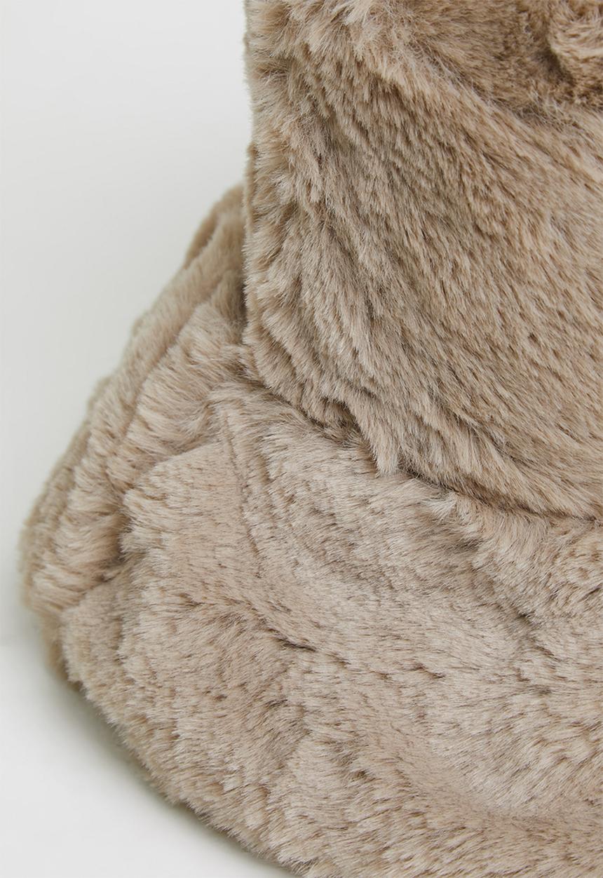 Superbalist - Faux fur bucket hat - taupe