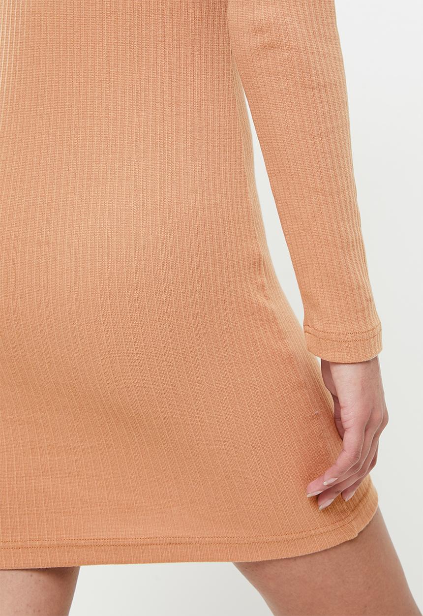 Missguided - Petite contrast collar rib mini dress - camel