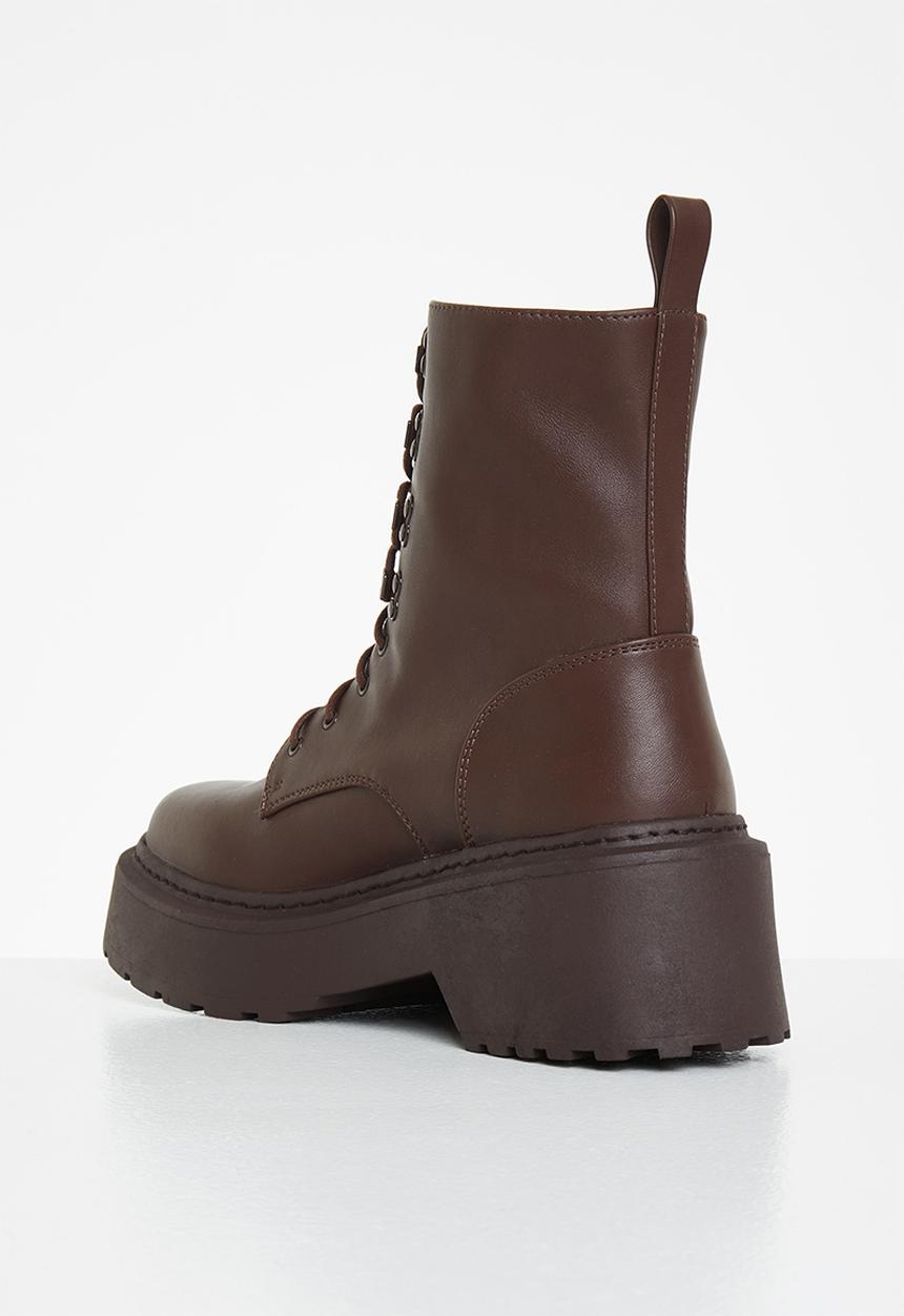 Missguided - Lace up chunky sole boot - chocolate