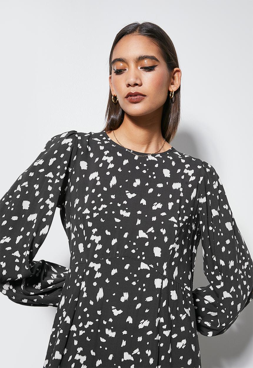 Superbalist - Balloon sleeve fit & flare - dark ground dalmation