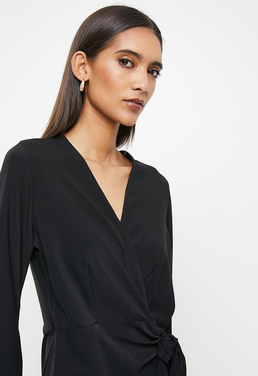 Me&B - Flared sleeve black satin wrap dress - black