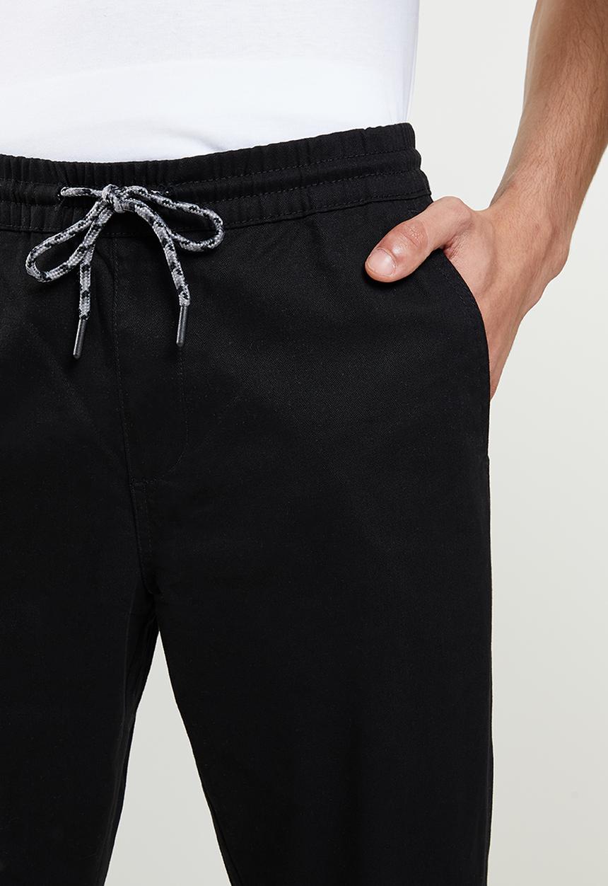 Giordano - Slim fit tapered woven jogger - signature black