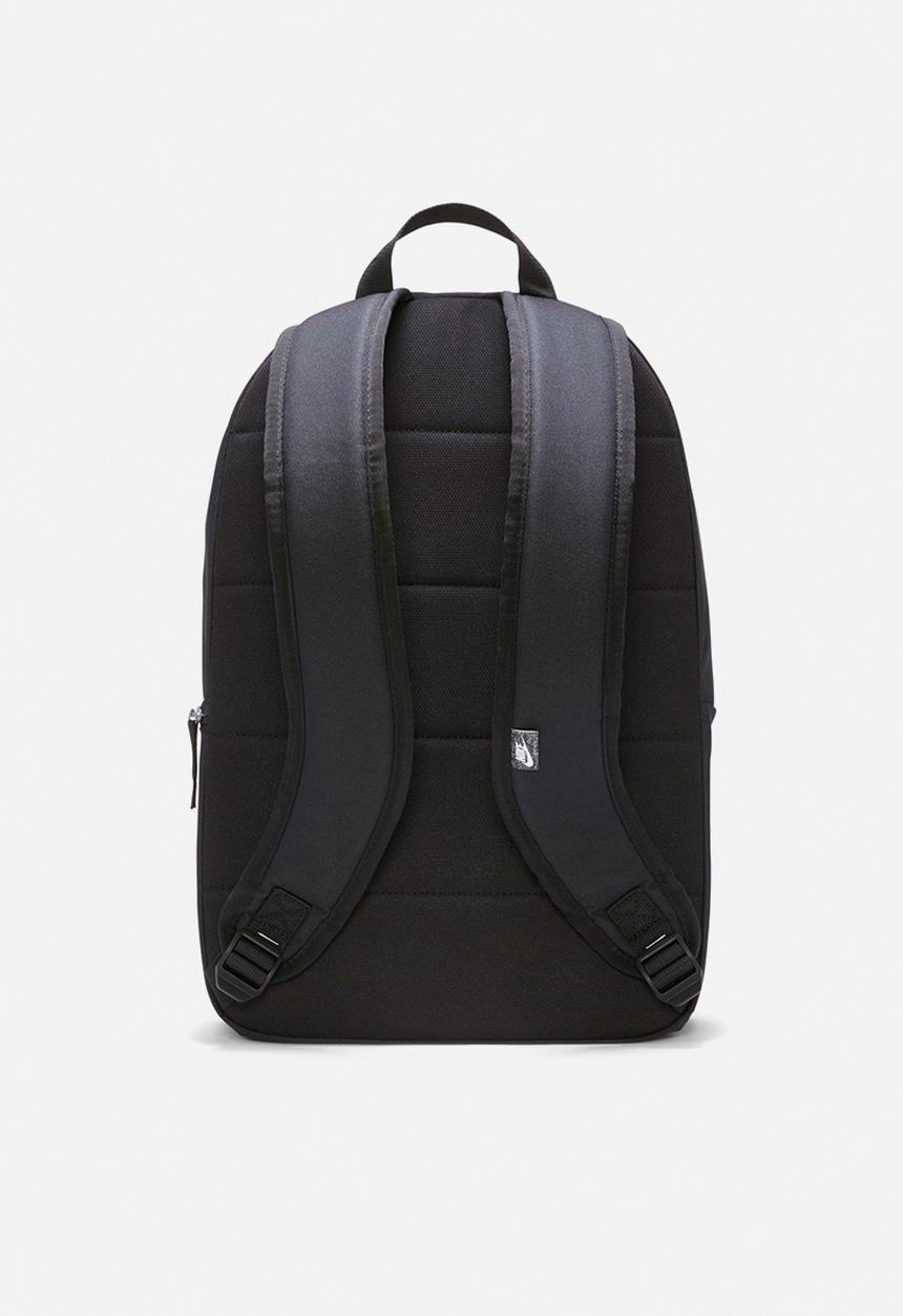 Nike - Nike Heritage Backpack 25L - Black/Black/White