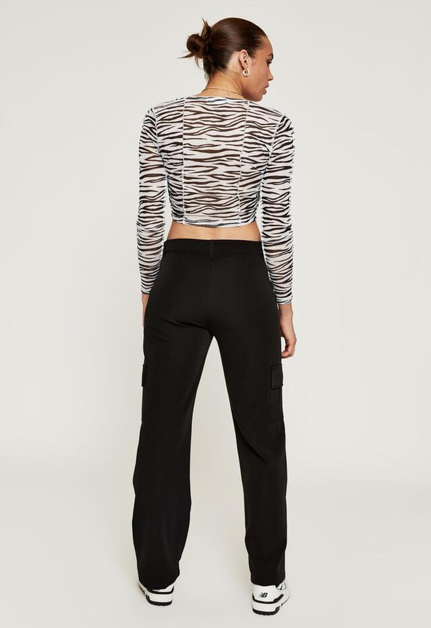 Supré  - Phoebe low rise slim cargo pant - black