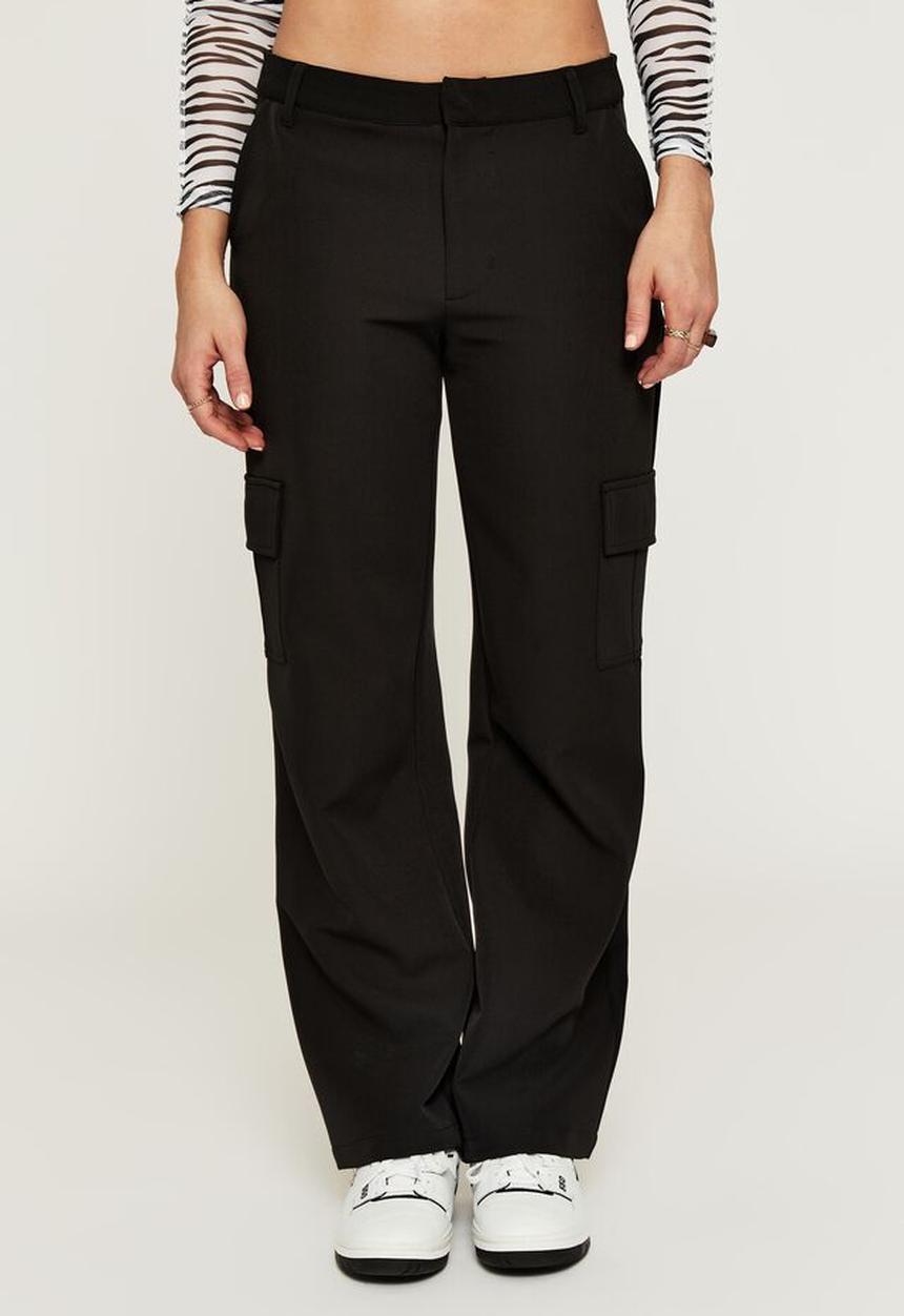 Supré  - Phoebe low rise slim cargo pant - black
