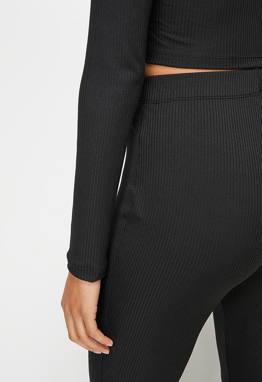 Blake - Cutout details top - black