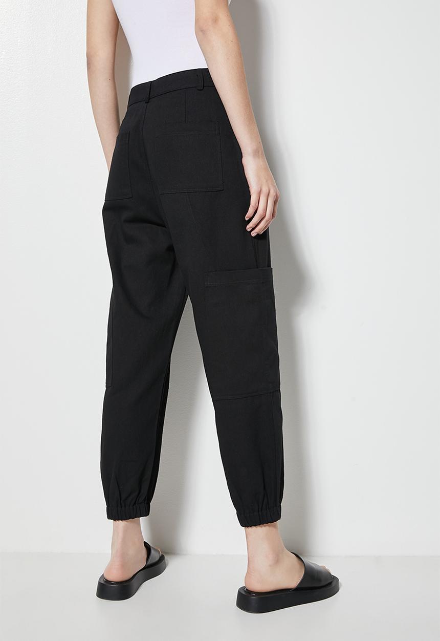 Superbalist - Relaxed cargo jogger - black 1