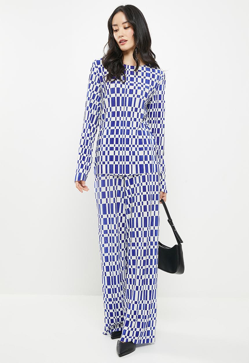 Me&B - Plisse with digital print top - white & blue 